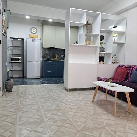 Apartment Sunny Mood Tbilisi Exteriör bild