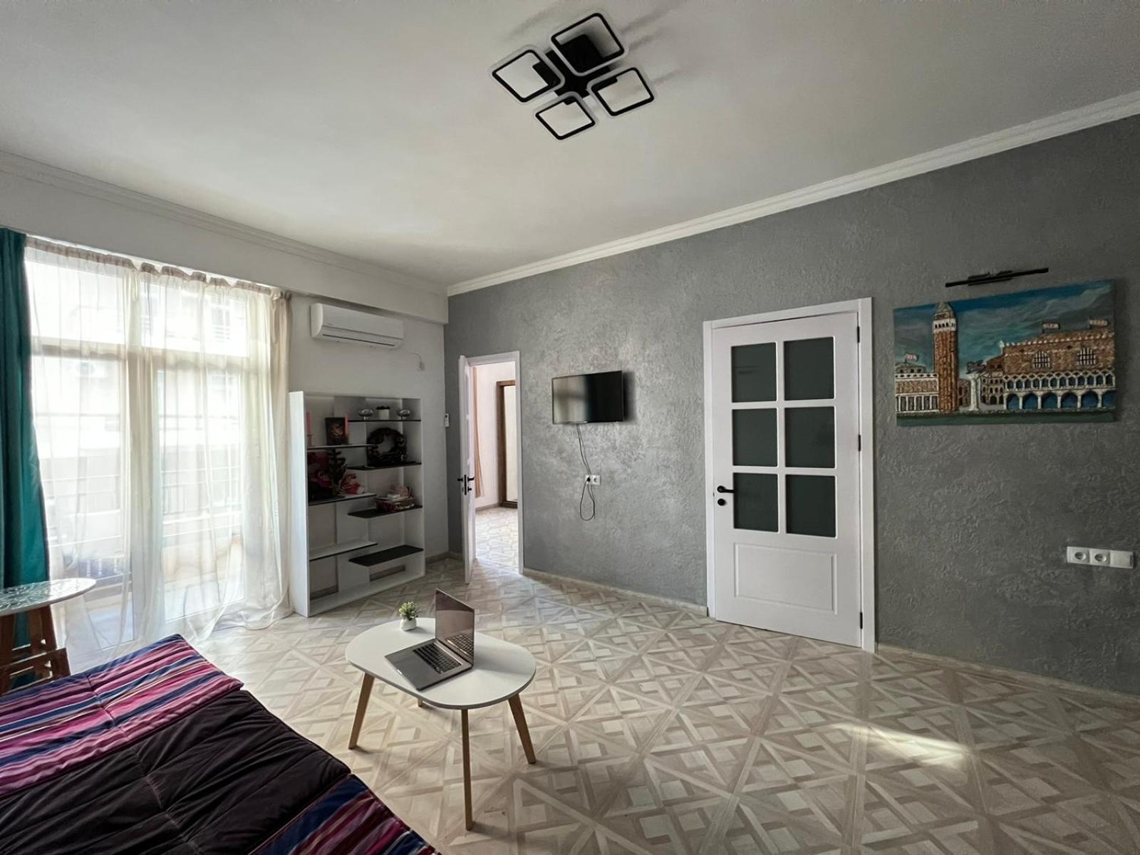 Apartment Sunny Mood Tbilisi Exteriör bild