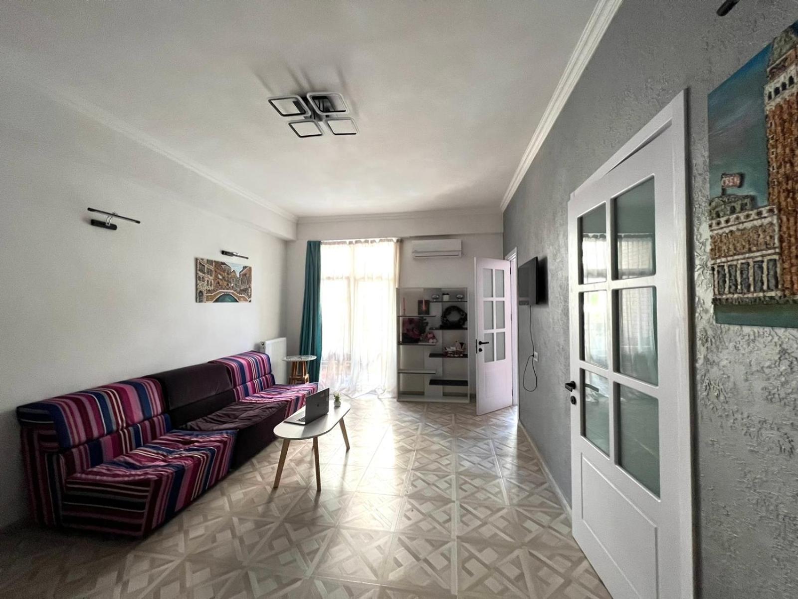 Apartment Sunny Mood Tbilisi Exteriör bild